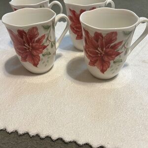 Lenox Butterfly Meadows Holiday Poinettia set of 4  Coffee Cups
